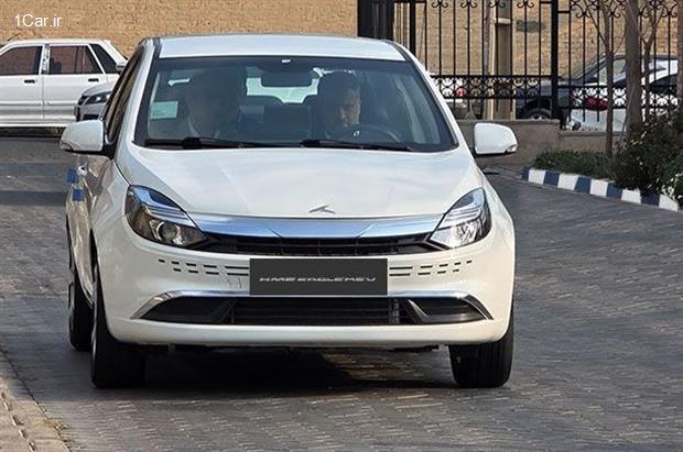 بازدید مدیر عامل کرمان موتور از سدان هیبرید ملی ایگل بازدید مدیر عامل کرمان موتور از سدان هیبرید ملی ایگل